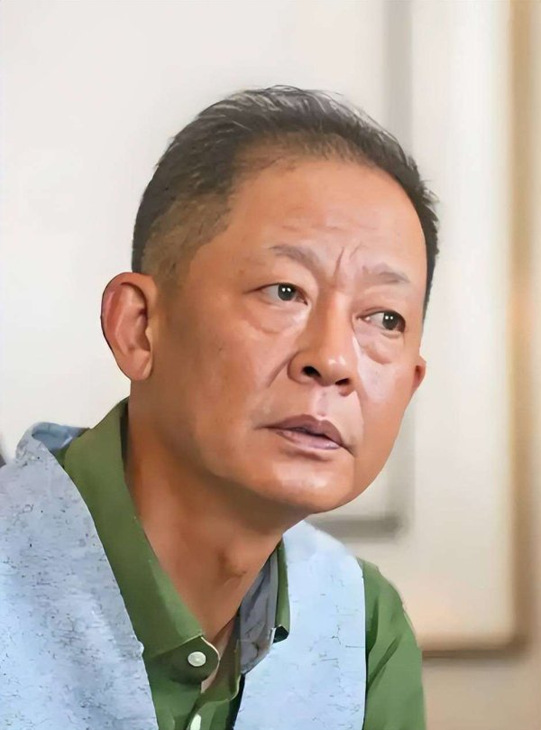 浙江省配资公司 59岁王志文再引热议 不留骨灰不设墓地 背后故事戳中无数中年人痛点